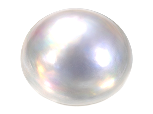 マベパールの魅力と基礎知識まとめ 半円のフォルムに太陽を宿す、唯一無二の真珠に迫る