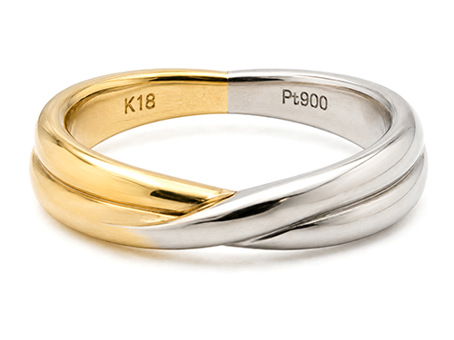金色のK18と白色のPt900を組み合わせたコンビリング