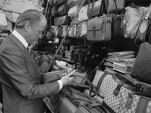 グッチ(GUCCI)の財布小物とは イタリアの職人によって製作されたグッチの皮革製品